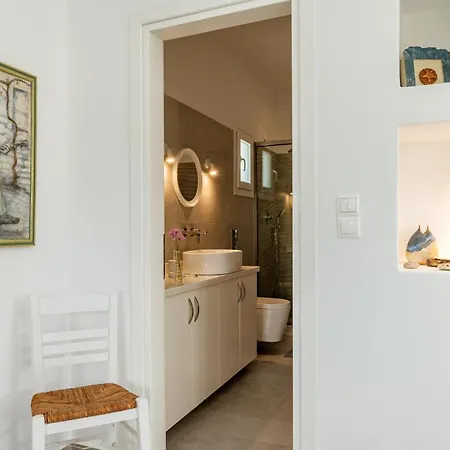 Afroditi Ftelia Anemone Panormos (Mykonos)